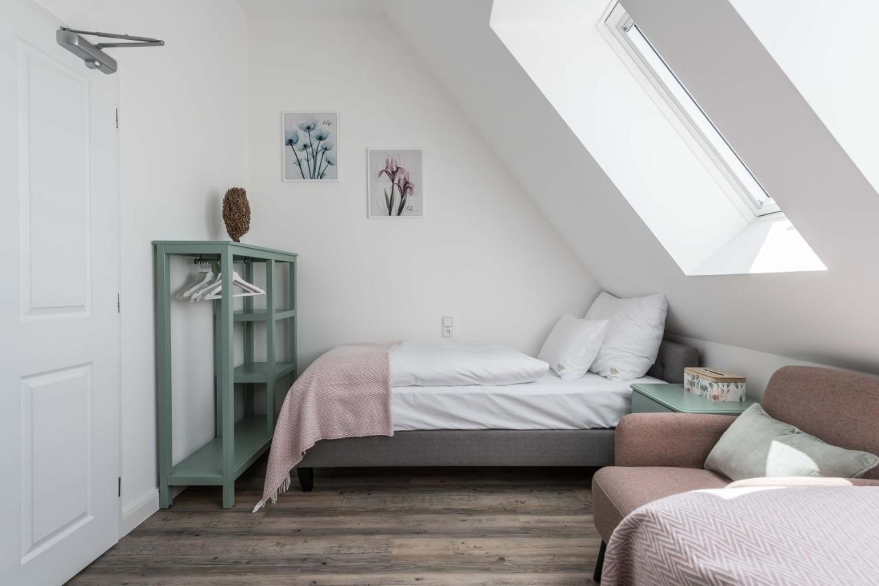 Na Kmine Hotell Obristvi Exteriör bild