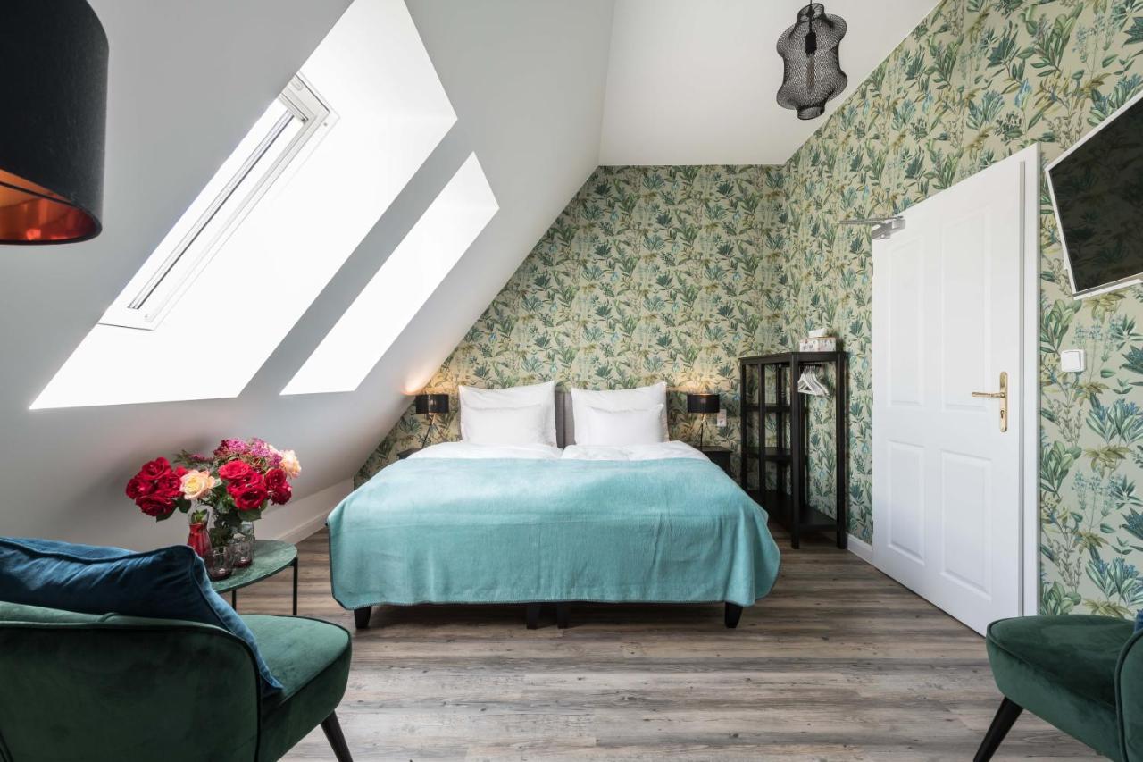 Na Kmine Hotell Obristvi Exteriör bild