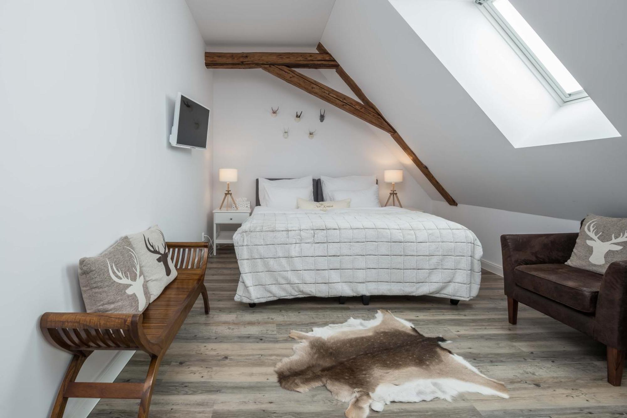 Na Kmine Hotell Obristvi Exteriör bild