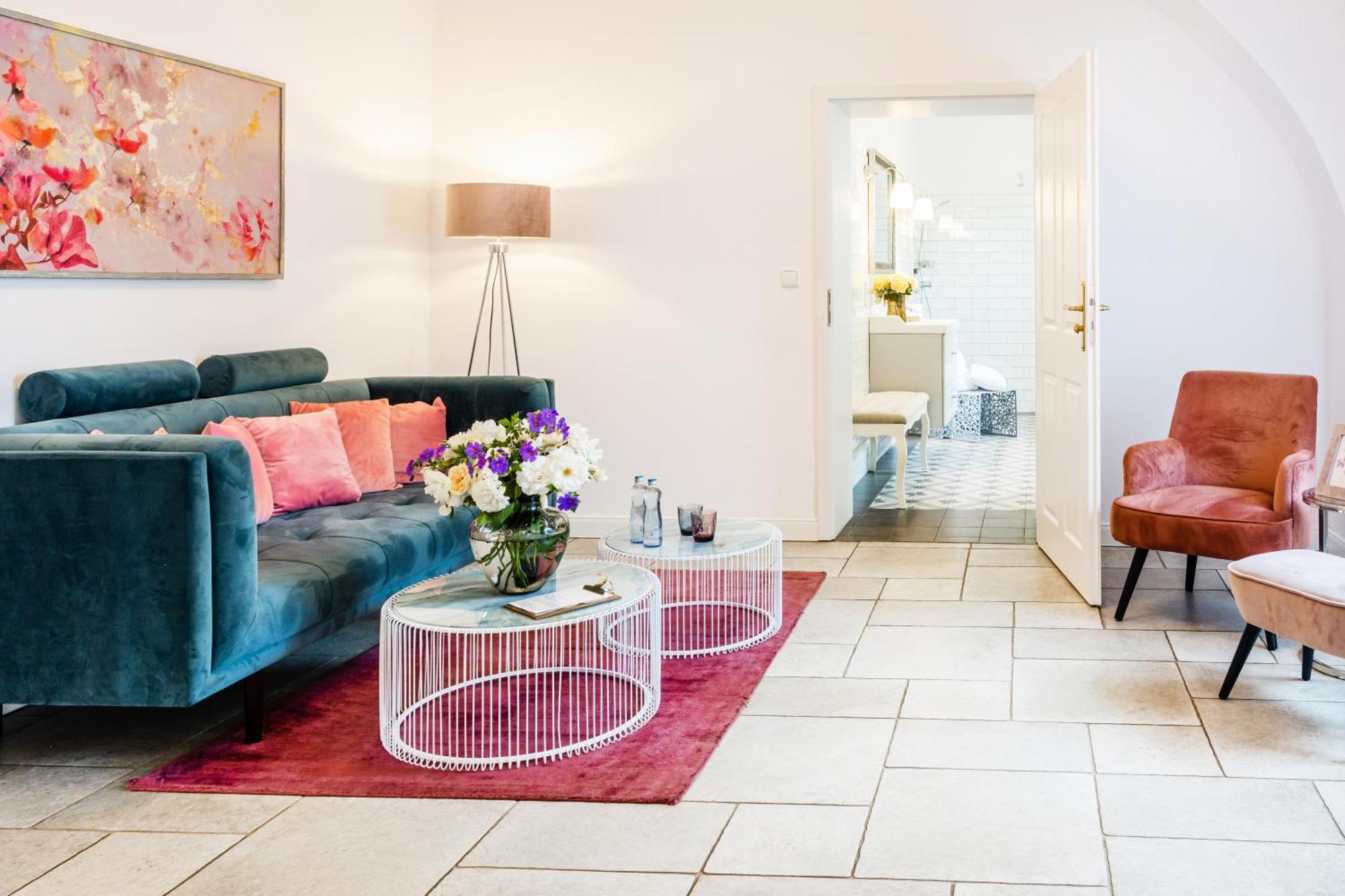 Na Kmine Hotell Obristvi Exteriör bild