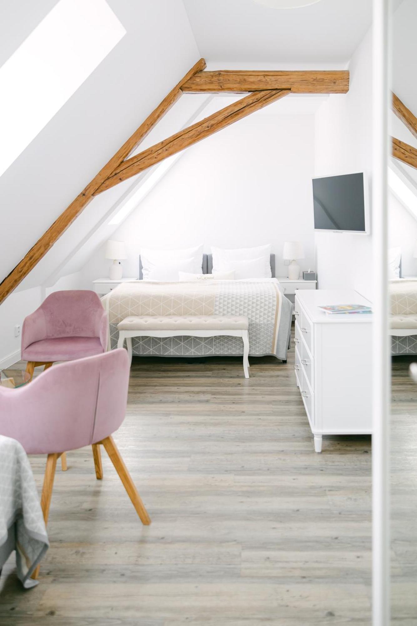 Na Kmine Hotell Obristvi Exteriör bild