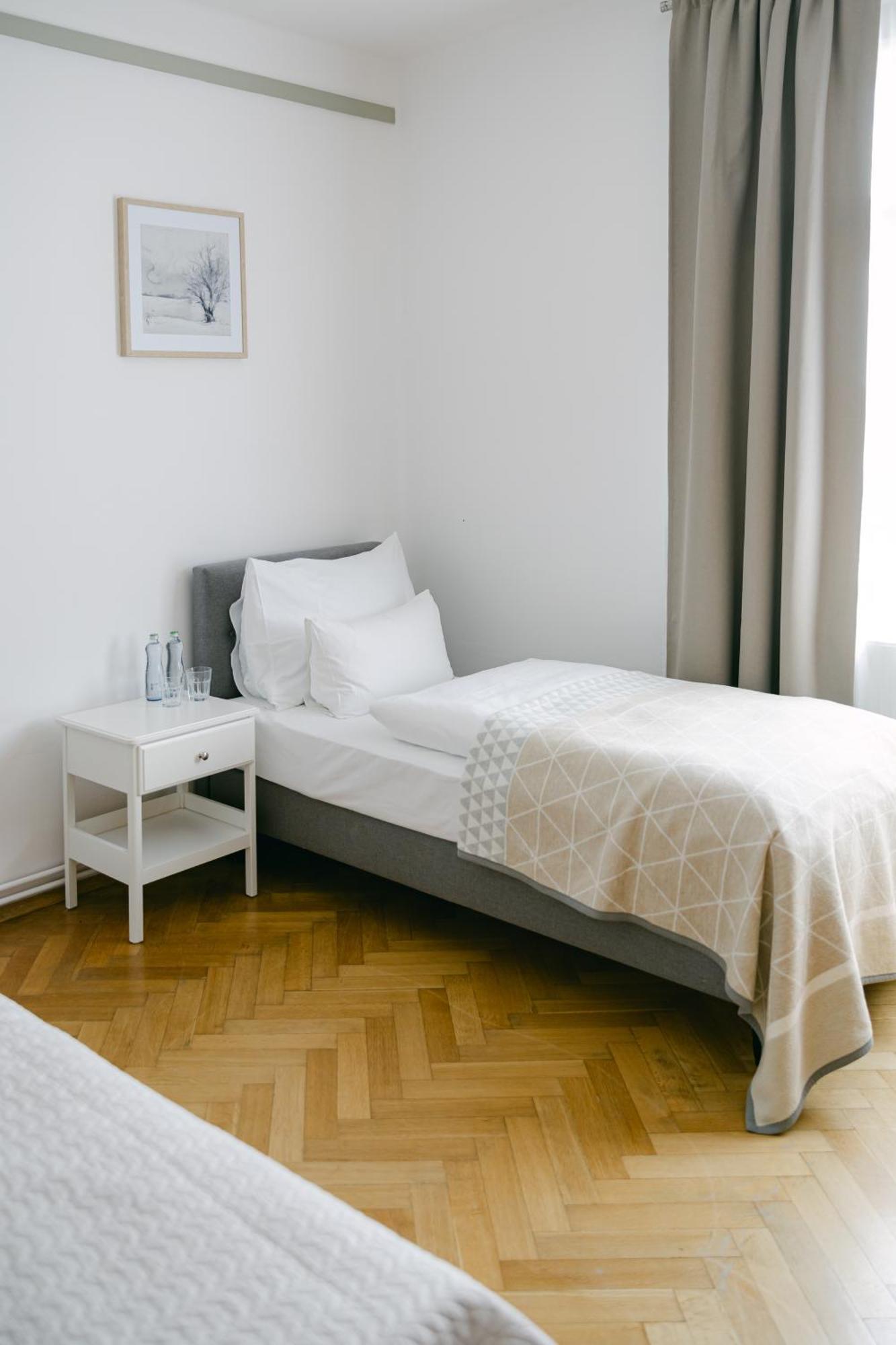 Na Kmine Hotell Obristvi Exteriör bild